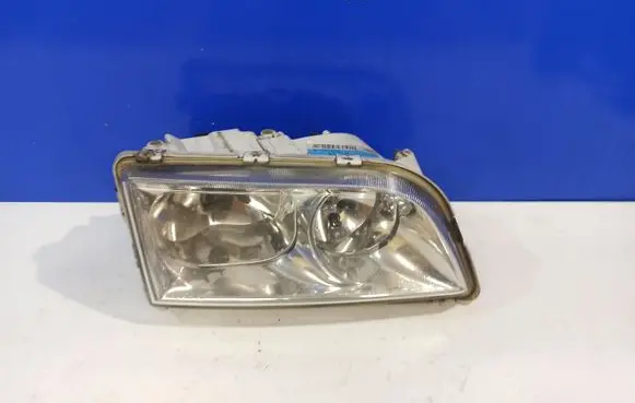 Volvo S40, V40 Headlight/headlamp 30899683