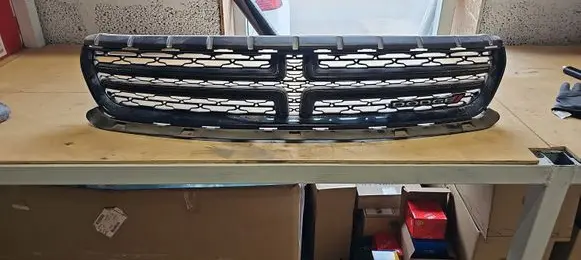 Front bumper upper radiator grill