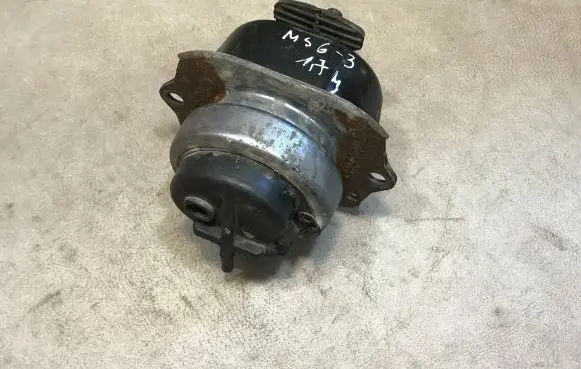 BMW X5 E70 Engine mount bracket 160042
