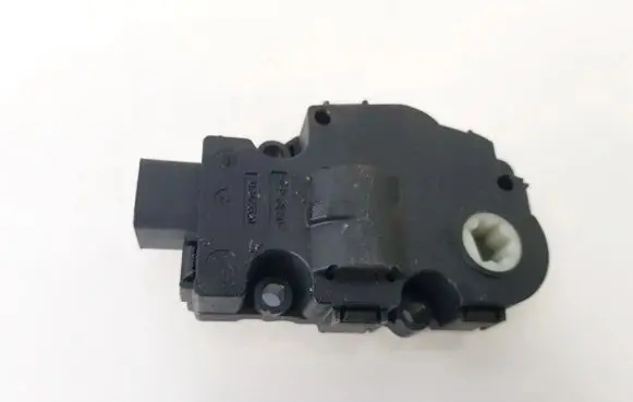 Suzuki Grand Vitara II Air flap motor/actuator 412650750 efb332
