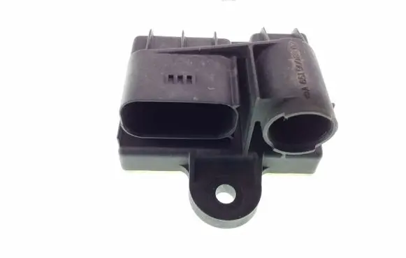 Mercedes-Benz A W176 Glow plug pre-heat relay A6519008802
