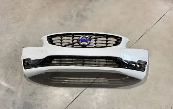 Volvo V60 Front bumper 31323831 31383749 31323858