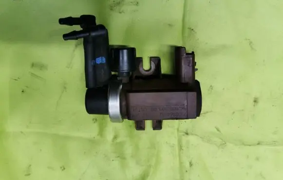 Volvo V50 Turbo solenoid valve 9650098380 05T342