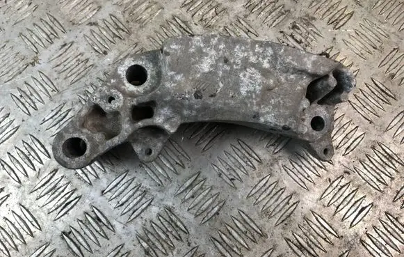 Nissan Qashqai Engine mounting bracket 11232JD000