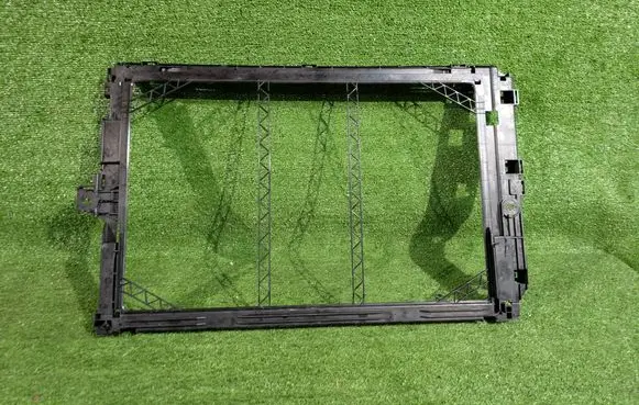 Volvo XC40 Radiator support slam panel bracket 32382325