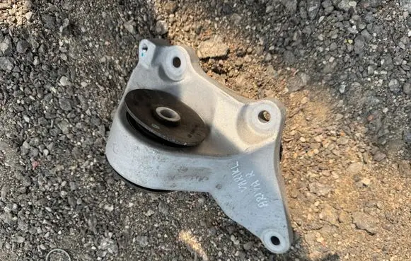 Nissan Ariya Engine mount bracket 20230823B