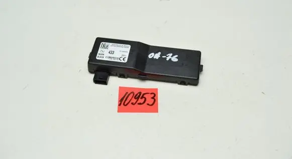 Opel Astra J Door central lock control unit/module 13503204