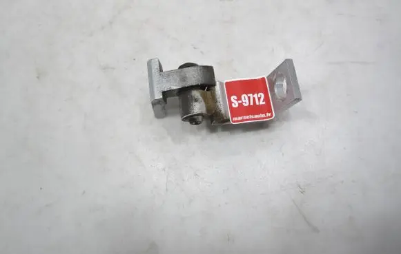 Audi A5 8T 8F Front door upper hinge 8K0831402D