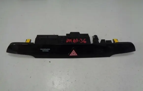 Hyundai Tucson TL Hazard light switch 96700D7100