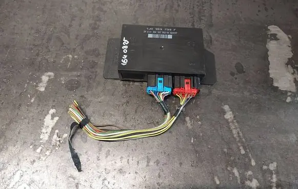 Volkswagen PASSAT B5 Comfort/convenience module 1J0959799F