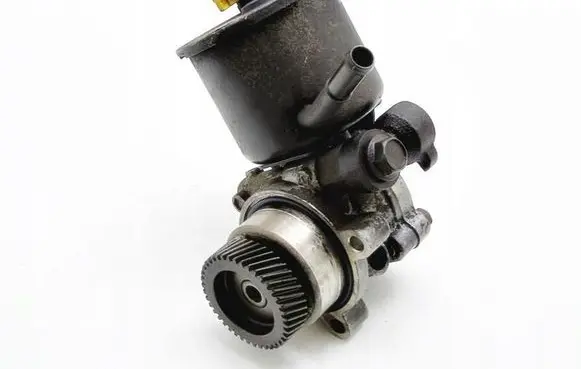 Mazda 323 Power steering pump 10845529325