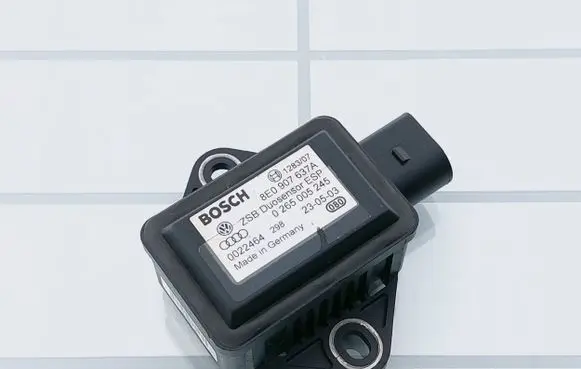 Volkswagen Phaeton ESP acceleration yaw rate sensor 0265005245 8E0907637A