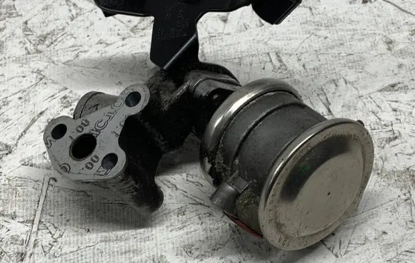 Audi A3 S3 8L EGR valve 06A131102A