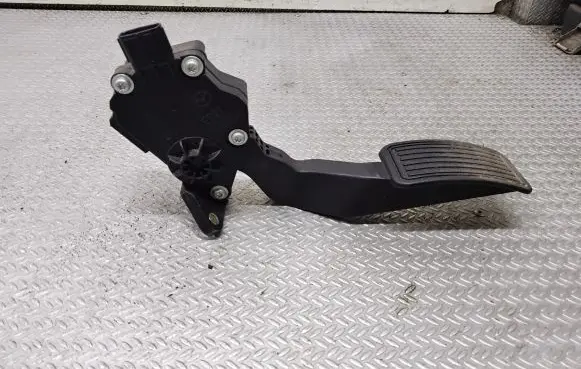 Mazda CX-7 Accelerator throttle pedal K42387390