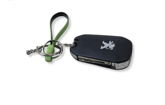 Peugeot Partner III Ignition key/card 9809825177