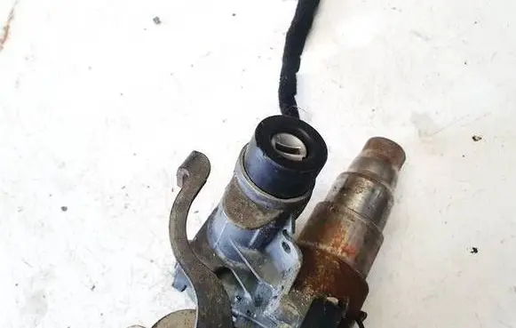 Volkswagen PASSAT B5.5 Ignition lock contact 4B0905851A