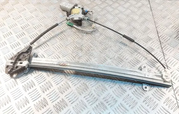 Honda CR-V Front door window regulator motor