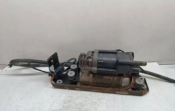 BMW 5 F10 F11 Air suspension compressor/pump 6875176 37206875176