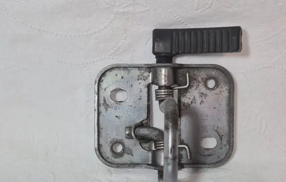 Volkswagen Golf VII Engine bonnet/hood lock/latch loop/hook 5G0823186A