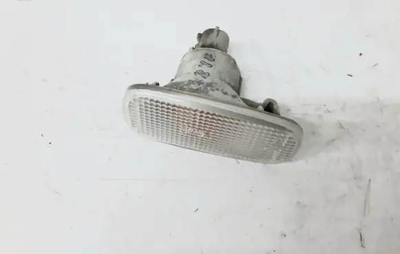 Toyota Corolla Verso E121 Front fender indicator light