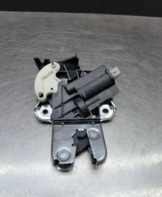 Audi A4 S4 B7 8E 8H Tailgate/trunk/boot lock/catch/latch 4F5827505D