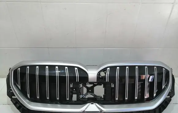 BMW i5 G60 Front grill 5A1D079