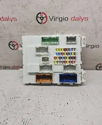 Ford Focus Fuse box set GV6T14A073EE 0E20000 2120082124