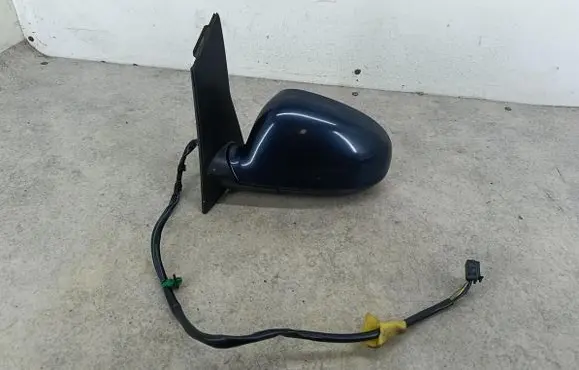 Volkswagen Golf Plus Front door electric wing mirror 