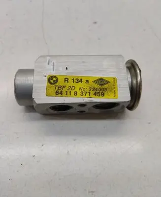 BMW 5 E39 Air conditioning (A/C) expansion valve 8371459 64118371459