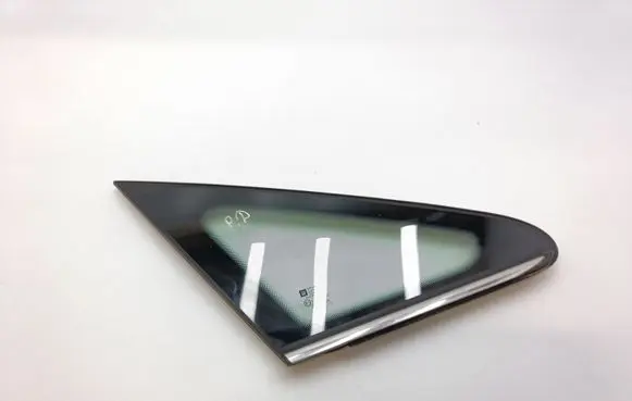 Opel Zafira B Front triangle window/glass 13123923