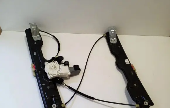 Land Rover Evoque II Front door window regulator with motor K8D223201AC C39790101