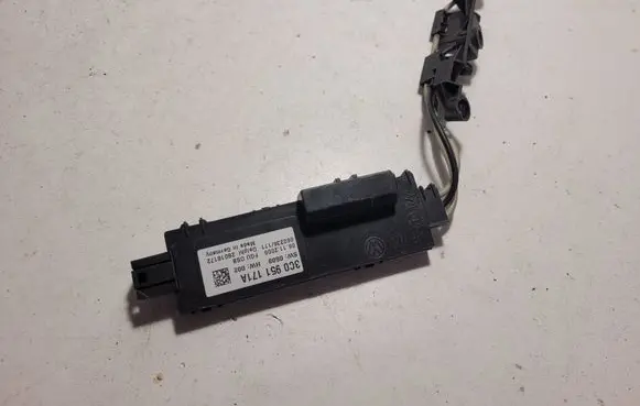 Volkswagen PASSAT B6 Alarm control unit/module 3C0951171A 28018172 060236111