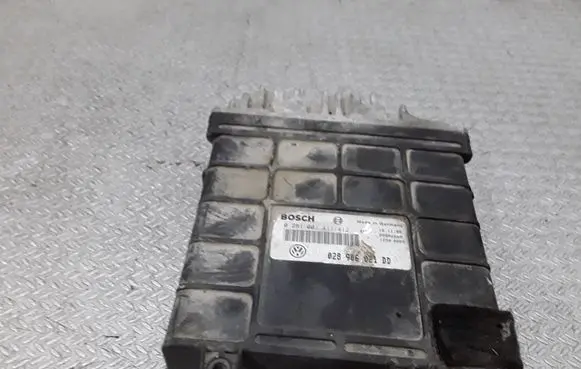 Volkswagen PASSAT B4 Engine control unit/module 0281001411 028906021DD