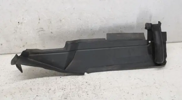 Audi Q3 8U Fender end trim 8U0821170