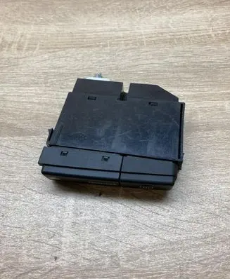 Toyota Avensis T250 Windscreen/window heater switch 8479005110D MS341200367