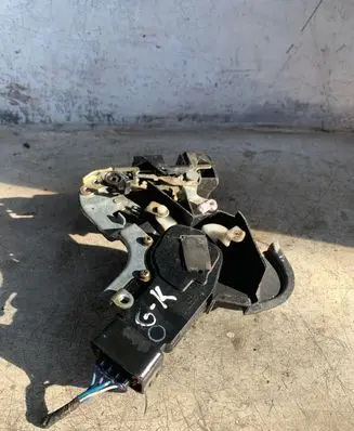 Lexus ES 250 - 300 - 330 Rear door lock