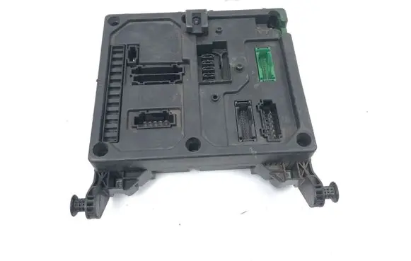 Volkswagen Sharan Fuse module S110730300F 7M3962258M