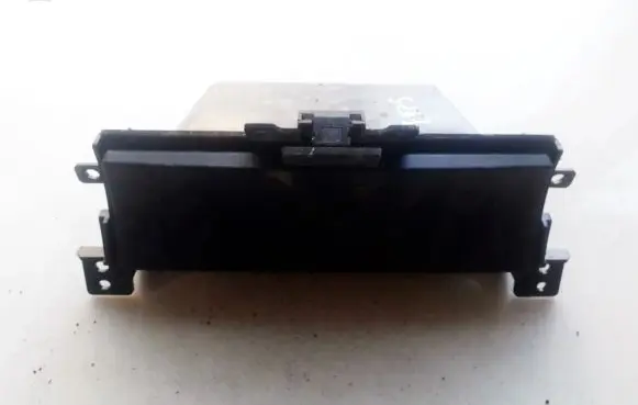Suzuki Grand Vitara II Glove box 1V7X0