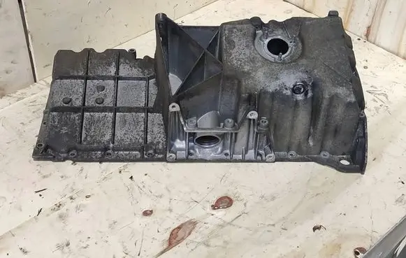 BMW X5 E53 Oil sump 7790739 11137790739