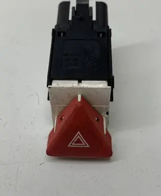 Volkswagen PASSAT B6 Hazard light switch 3C0953509