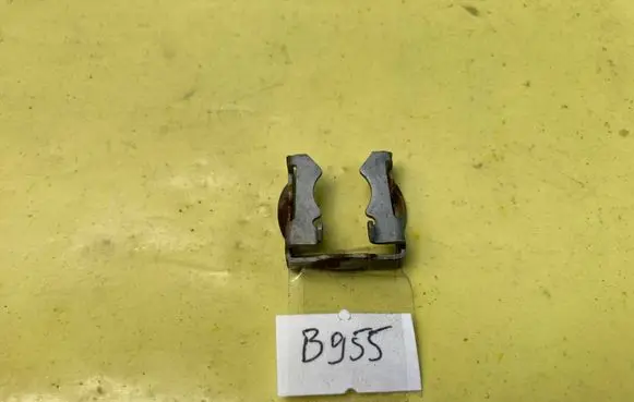 Mercedes-Benz B W245 Fuel Injector clamp holder A1190780641