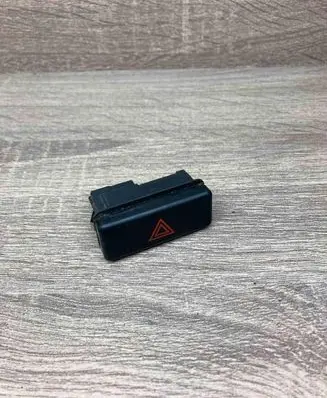BMW 5 E39 Hazard light switch 8350947