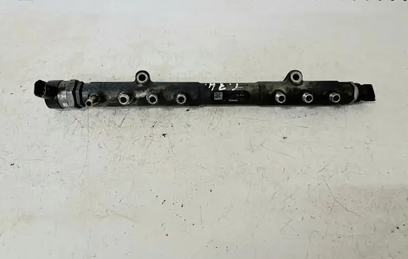 Volvo V70 Fuel main line pipe 0445215023 30757146