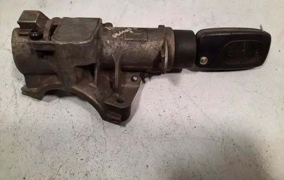 Volkswagen PASSAT B5 Ignition lock 4B0905851A