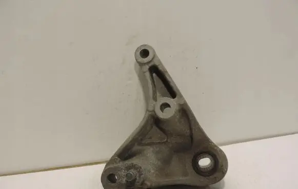 Opel Mokka Gearbox mounting bracket 96983905