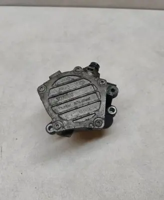Volvo V40 Vacuum pump 31316688