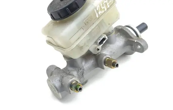 Nissan 350Z Master brake cylinder