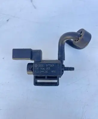 Volkswagen Golf V Turbo solenoid valve 03C906283