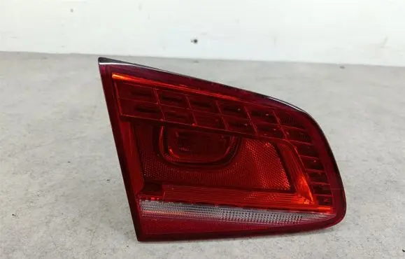 Volkswagen PASSAT B7 Tailgate rear/tail lights 3AE945307