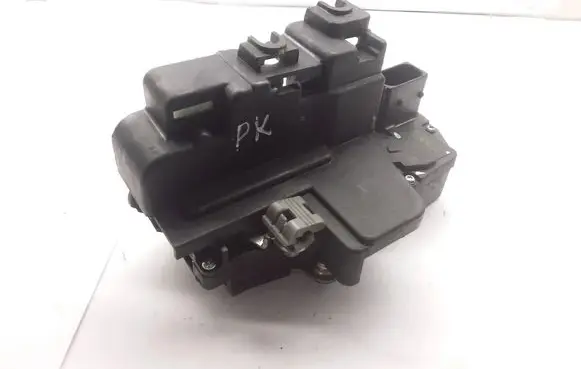 Opel Antara Front door lock 7G25